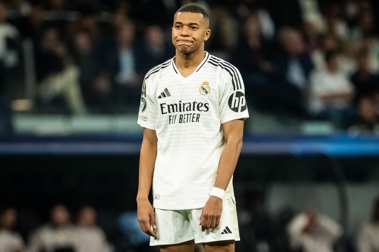 Cựu tuyển thủ Pháp Candela: Mbappé cần phải nỗ lực hơn nữa và hy vọng có thể nối bước Ronaldo